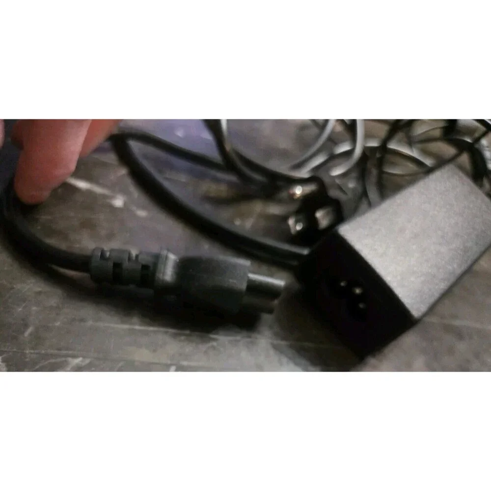 Replacement AC Adapter SK90190215 Input 100-240-1.3 A 50/60 Hz Output 19V 2.15A